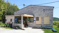 V ambulanti v Sečovljah sedaj delujeta le zobozdravnica in zobni 
tehnik. 