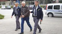 Dragan Kukanja (v sredini)  že prestaja zaporno kazen zaradi nasilja v družini in surovega 
ravnanja.

