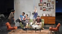  V Imenu se noseče dekle s  fantom vrne domov, kjer ne manjka nerešenih težav, napetosti, konfliktov ...  