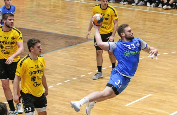 Gorenje proti naslovu, na dnu še ni odločeno