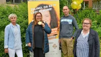 Darovalci so rešili življenje Dani Kosednar (levo), Janu Ogrisu in 
Sergeji Urnaut. Med njimi je Kristina Modic, izvršna direktorica 
Slovenskega združenja bolnikov z limfomom in levkemijo, L&L. 