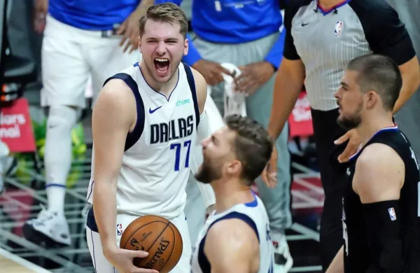 Dončić je na tekmi  proti Los Angeles Clippers priigral 39 točk ter 
zabeležil  sedem skokov in sedem podaj.