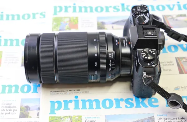 Fujifilm XF zoom 70-300  s konverterjem 1,4 vam bo prizor  približal na  630 mm. 