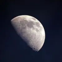 ... in izrez s posnete fotografije