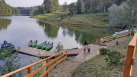 Lani so na jezeru Mola v bližini ribiškega doma uredili nov pomol, 
zdaj pa dobiva jezero tudi plovni režim, ki določa, kdo in kdaj sme 
pluti po jezeru, pristojbine za privez in kazni za kršitelje. 