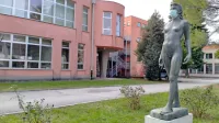 Osnovne šole so v stiski: z denarjem občine še zdaleč ne zmorejo pokriti  materialnih stroškov. Župan zatrjuje, da iščejo rešitve. 