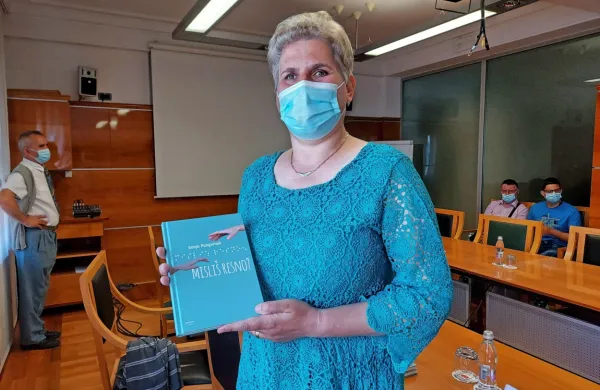 Sonja Pungertnik v prvencu odkrito spregovori tudi o stereotipih 
in predsodkih do slepih. 