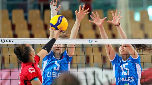 Za zmago nad Luksemburgom  je osem  točk prispevala tudi članica 
novogoriškega Gen-I Volleyja Sara Đukić (desno).