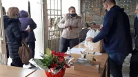 Gostinci so kritični do neživljenjskih pogojev, ki še vedno veljajo v panogi, pa 
čeprav se epidemija umirja in so marsikje preventivne ukrepe že sprostili. 