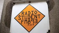 Namen gverilskega programa je, da ministrstvo za kulturo opozorijo na posledice odločitve, da ne sofinancirajo radijskega 
programa Radia Študent, ki je edini študentski radio s statusom 
posebnega pomena v Sloveniji.