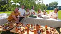 Prvi trije z  leve so Ursus (študent Fakultete za humanistične študije Gregor Benčina), Dean Kocjančič in  Luca Stančič Kodarin, skrajno 
desno je Andrej Preložnik. 