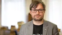 Aljoša Harlamov je predsednik žirije Vilenice.
