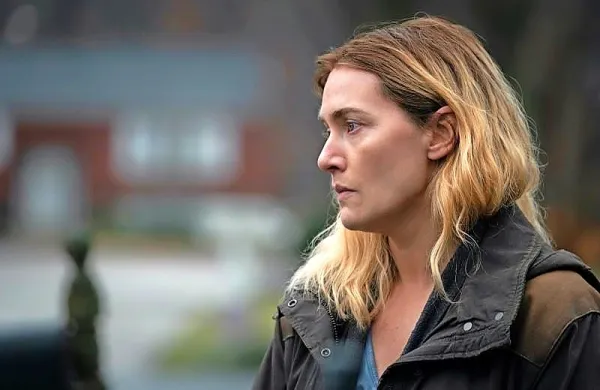 Kate Winslet je po nekaj letih, ko ni imela opaznejših vlog, 
ponovno pokazala, iz kakšnega testa je. 