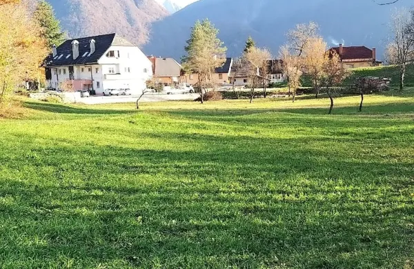 V Bovcu so upali, da bodo kmalu gradili dom upokojencev, a  se je zalomilo, ker nimajo še upravljalca. 