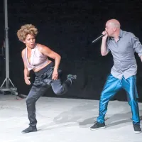 Gib, glasba in poklon Kseniji Hribar