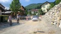 Čeprav bodo večino obnove Triglavske ulice in naprej ceste proti 
Dolam opravili ob prometu, bodo občasne popolne zapore ceste 
do septembra nujne.