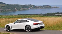 Za Slovenijo je letos v tovarni v nemškem Neckarsulmu rezerviranih 20 primerkov novega Audijevega električarja. In skoraj 
vsi že imajo svojega lastnika.