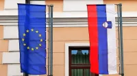Zakaj še vedno ne znamo izobesiti zastave