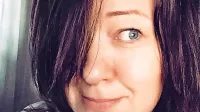 Nataša Gregorič Nabhas  je predvsem slikarka, ki kakor vsi 
umetniki živi v posebnem svetu.