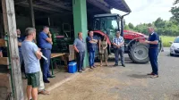 Minister  Jože Podgoršek se je včeraj srečal s predstavniki kmetov na kmetiji Penko v Parjah.