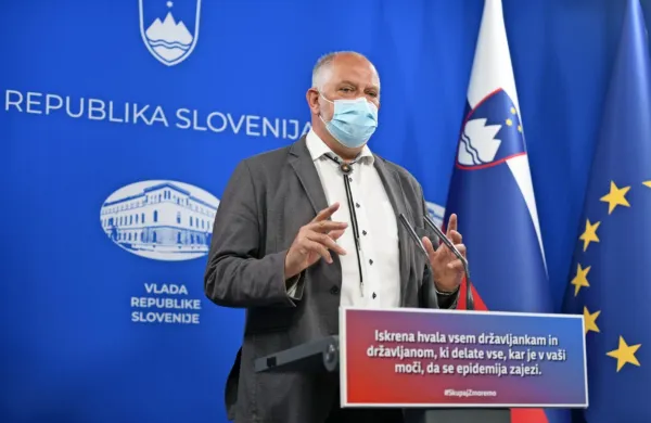 Vodja konzularnega sektorja ministrstva za zunanje zadeve Andrej 
Šter