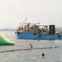 Ma kaki Floydi, zdaj na morju navdušujejo Zmelkoow!