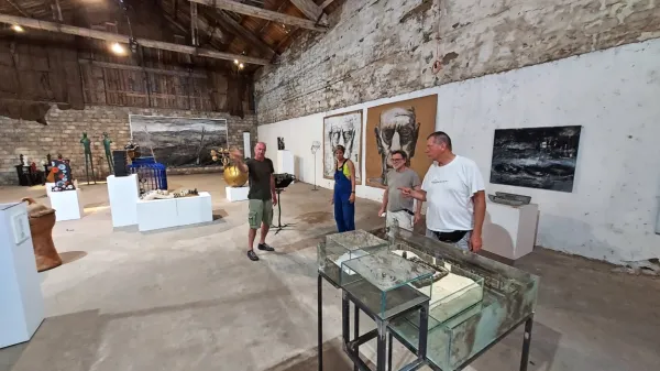 V nekdanjem skladišču soli Libertas, vse živahnejšem koprskem umetniškem prizorišču, pripravljajo Majski salon. 