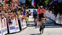   Matej Mohorič je pred startom etape Dirke po Sloveniji s ciljem na Sveti gori v šali 
dejal, da bi se lahko potegoval za vrh, če bi preko noči shujšal pet kilogramov.