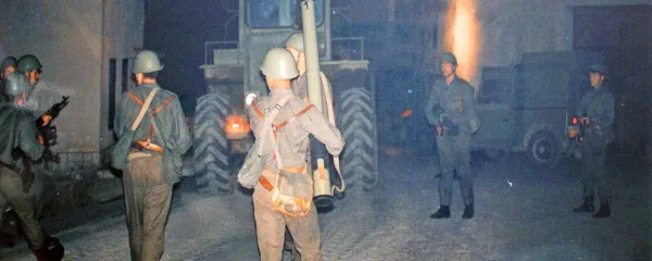 Jutranji prihod kolone vojakov skozi  Vrhpolje.