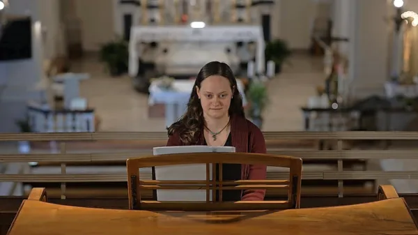 Fizioterapevtka Alenka Cergol je tudi organistka.
