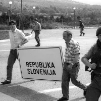 Krvavi potok: menjava table 26. junij 1991