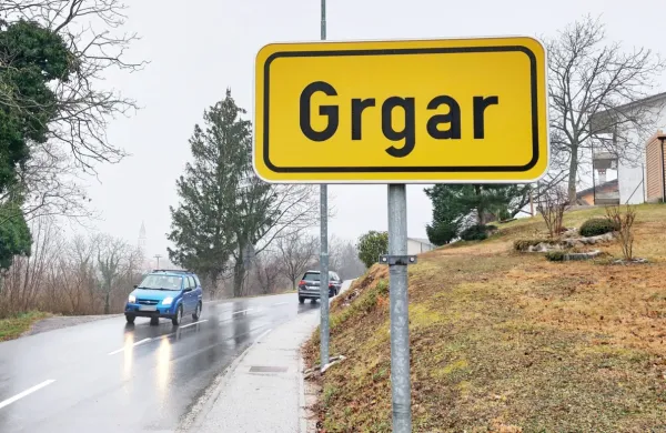 

48-letni domačin je v središču Grgarja decembra lani sovaščana 
napadel z nožem, zato mu sodijo zaradi poskusa uboja.