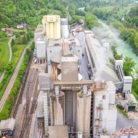 Meritve v okolici Salonitovega dimnika niso pokazale posebnih 
odstopanj. 