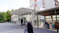 Precepljenost stanovalcev domov za ostarele je 83-odstotna, 
zaposlenih pa 50-odstotna. 
