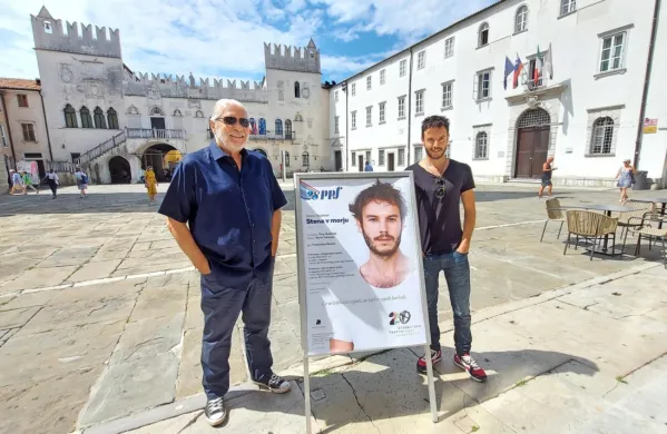 Uprizoritev monologa Stena v morju sta včeraj v Kopru predstavila 
režiser Boris Cavazza in  igralec Francesco Borchi.  