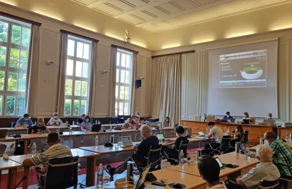 Svetniki so dvignili roke za nove cene in za subvencijo vodarine. 