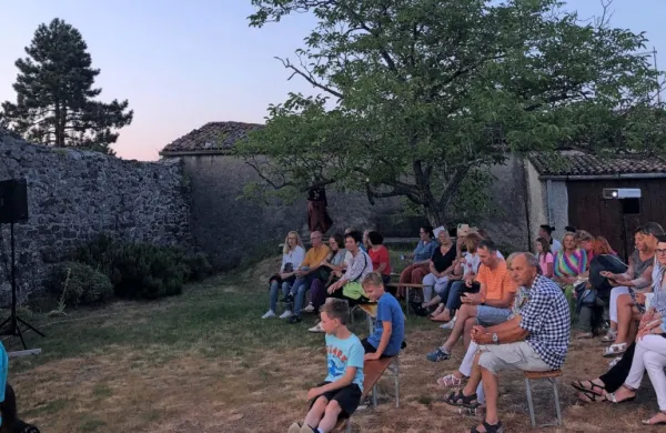 V Kubedu so minulo sredo skozi pisana narečja prebivalcev Istre 
na filmskem platnu zaživela številna nadnaravna bitja.