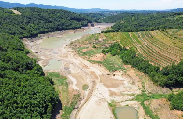 Zdajšnje razmere na zadrževalniku niso najhujše - jeseni naj bi bil 
povsem izpraznjen.