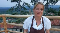 “Prazgodovinske jedi smo razvili ob podpori znanstvenikov,” pravi 
Katja Skok iz društva Planta.