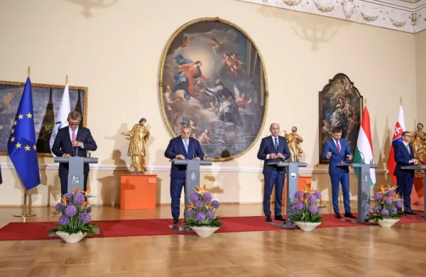 Predsedniki vlad Poljske, Madžarske, Slovaške in Češke podpirajo 
Slovenijo pri temah, ki jih je postavila v ospredje pri predsedovanje Svetu EU. 
