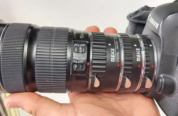 Makro obročki meike, nameščeni na našem fotoaparatu