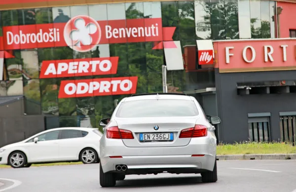 Gostje iz Italije so dobrodošli. A po novem le, če so cepljeni ali se 
testirajo.
