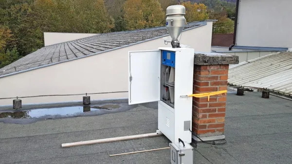 Prvi rezultati meritev agencije za okolje so primerljivi z rezultati 
univerze v Novi Gorici. Za sklepanje o tem, kaj onesnažuje zrak, pa 
je za zdaj prezgodaj.