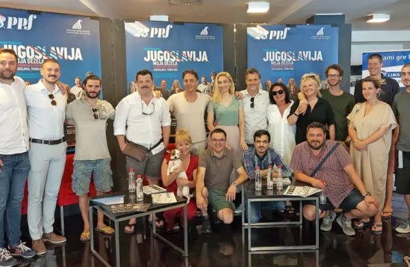 V koprskem teatru so  novinarje sprejeli ustvarjalci odrske Jugoslavije z gledališkimi vodjami in pisateljem Goranom Vojnovićem.  