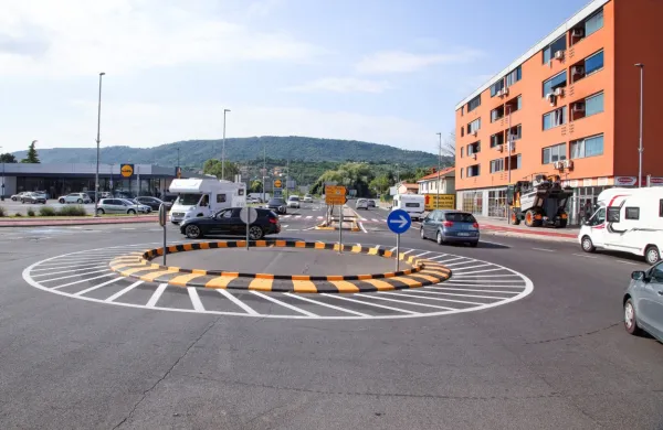 V prihodnje bodo v podvoz pod krožiščem Mercator usmerili 
tranzitni promet.  