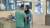 Najvišje dodatke so prejeli zaposleni v zdravstvu, zlasti zdravniki, 
a je prihajalo do razlik med enakimi zavodi, pa tudi do razlik med  
zaposlenimi znotraj istega zavoda.
