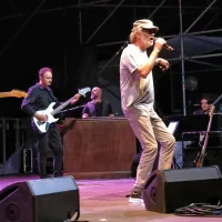 Gianna in Francesco pregnala dež in priklicala sonce, zvezde