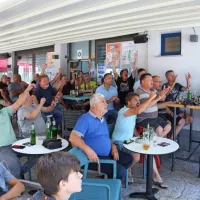 O finalistu odločil zadnji met