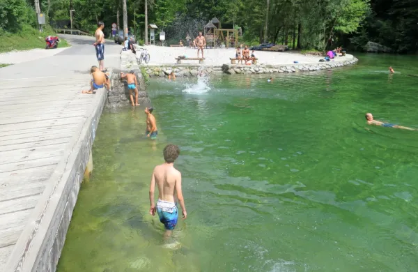 Kopališče Lajšt tako prazno kot minulo soboto ob toplem  vremenu 
na vrhuncu sezone menda ni bilo še nikoli. 