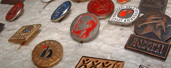 Zbiralo se je domala vse. Značke so bile na posebnem mestu.